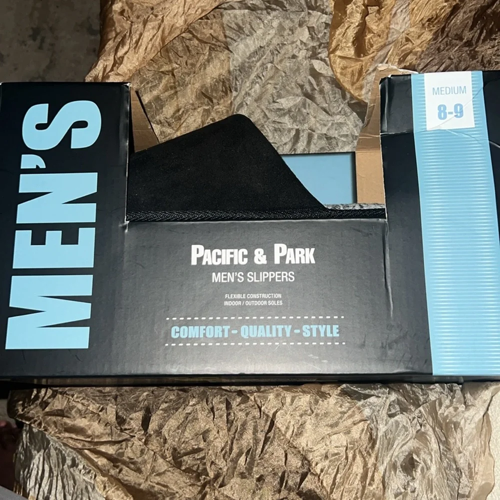 Pacific & Park Men's Gray Slip-On Mule Slippers. Size 8-9 / Medium. New in box. - Picture 2 of 3